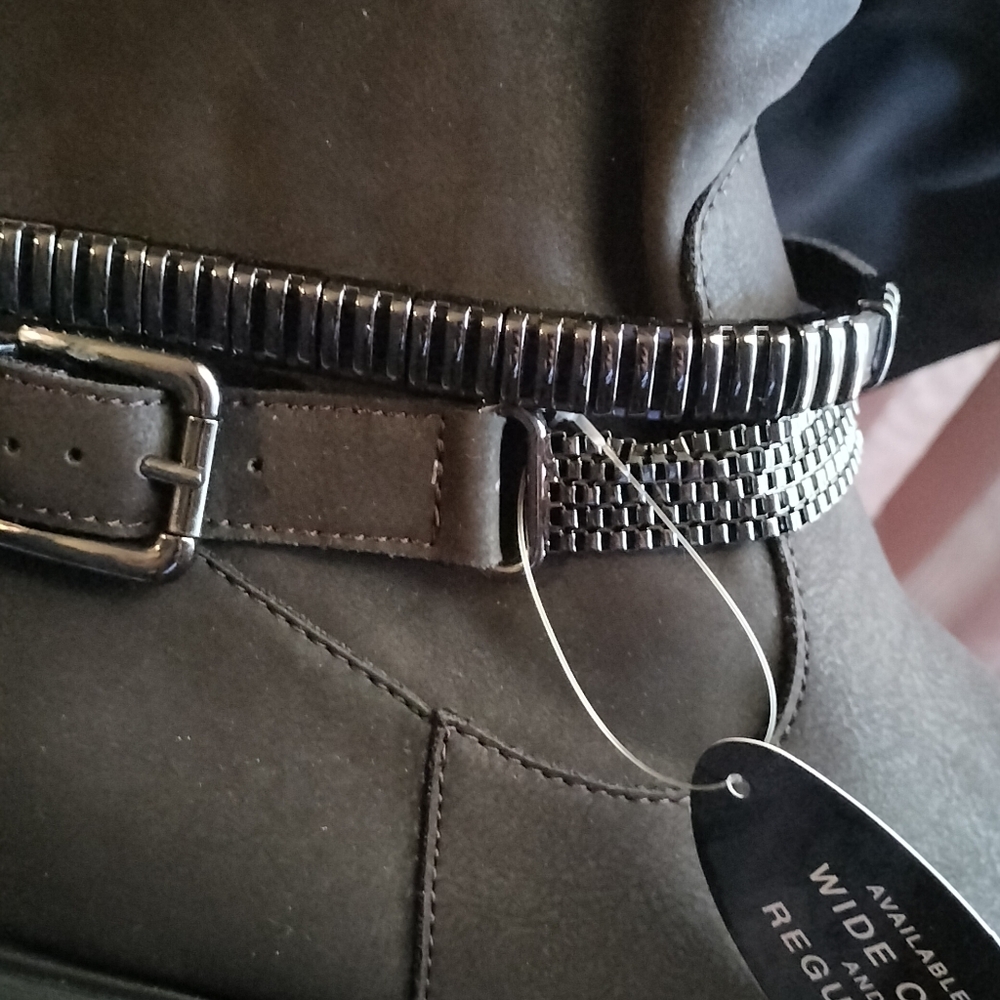Women's Wide-Calf Boots - Picture 6 of 8